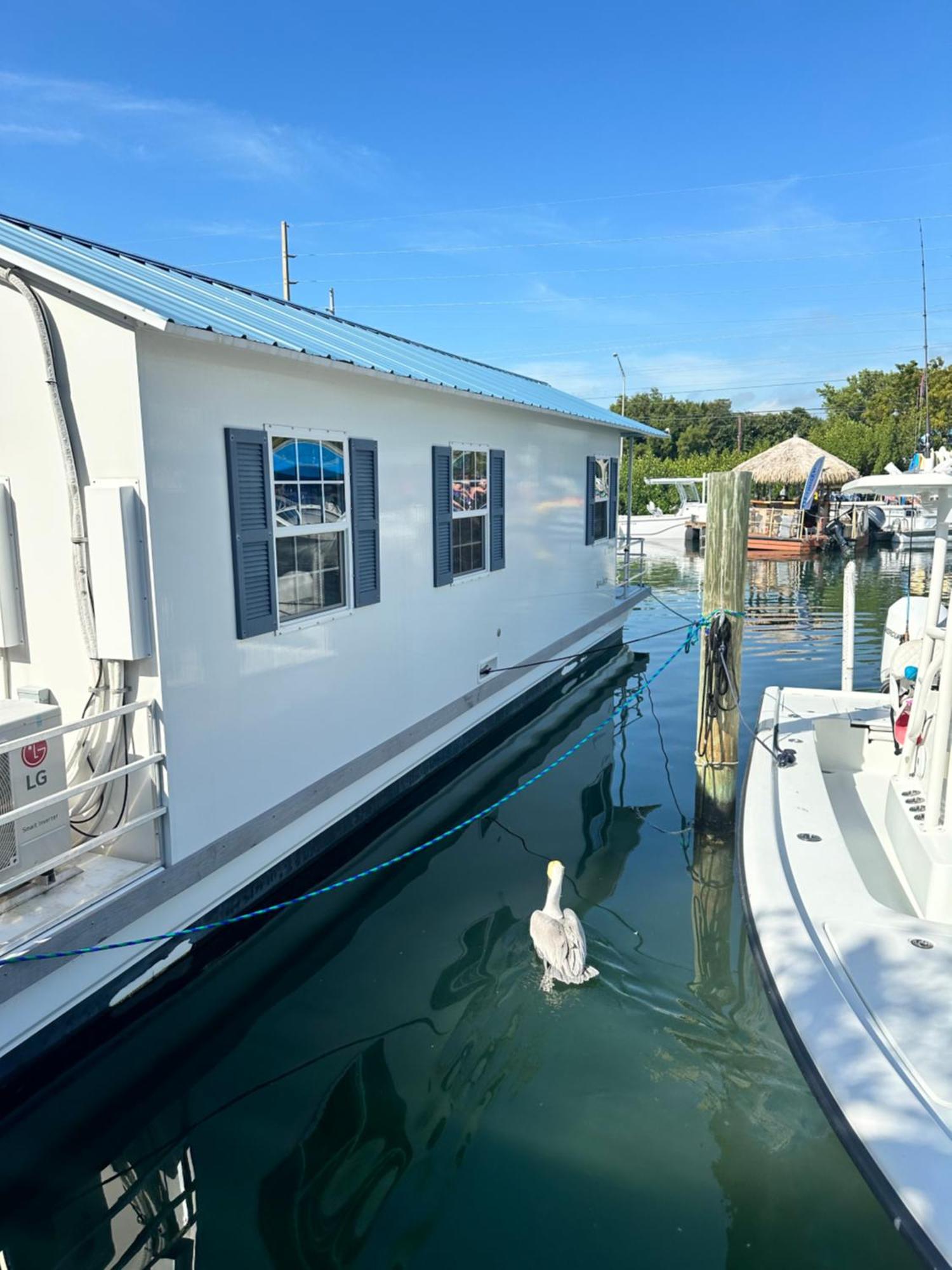 Aqua Lodges At Hurricane Hole Marina 스톡 아일랜드 외부 사진