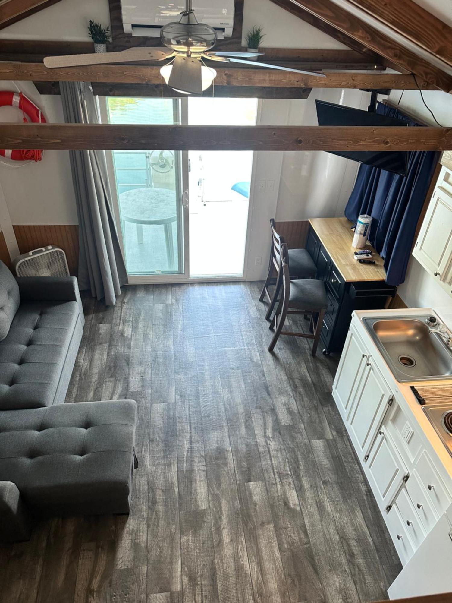 Aqua Lodges At Hurricane Hole Marina 스톡 아일랜드 외부 사진