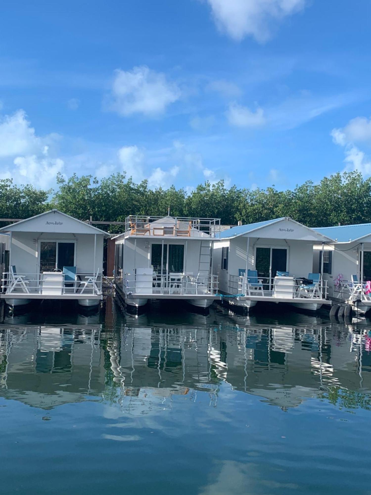 Aqua Lodges At Hurricane Hole Marina 스톡 아일랜드 외부 사진
