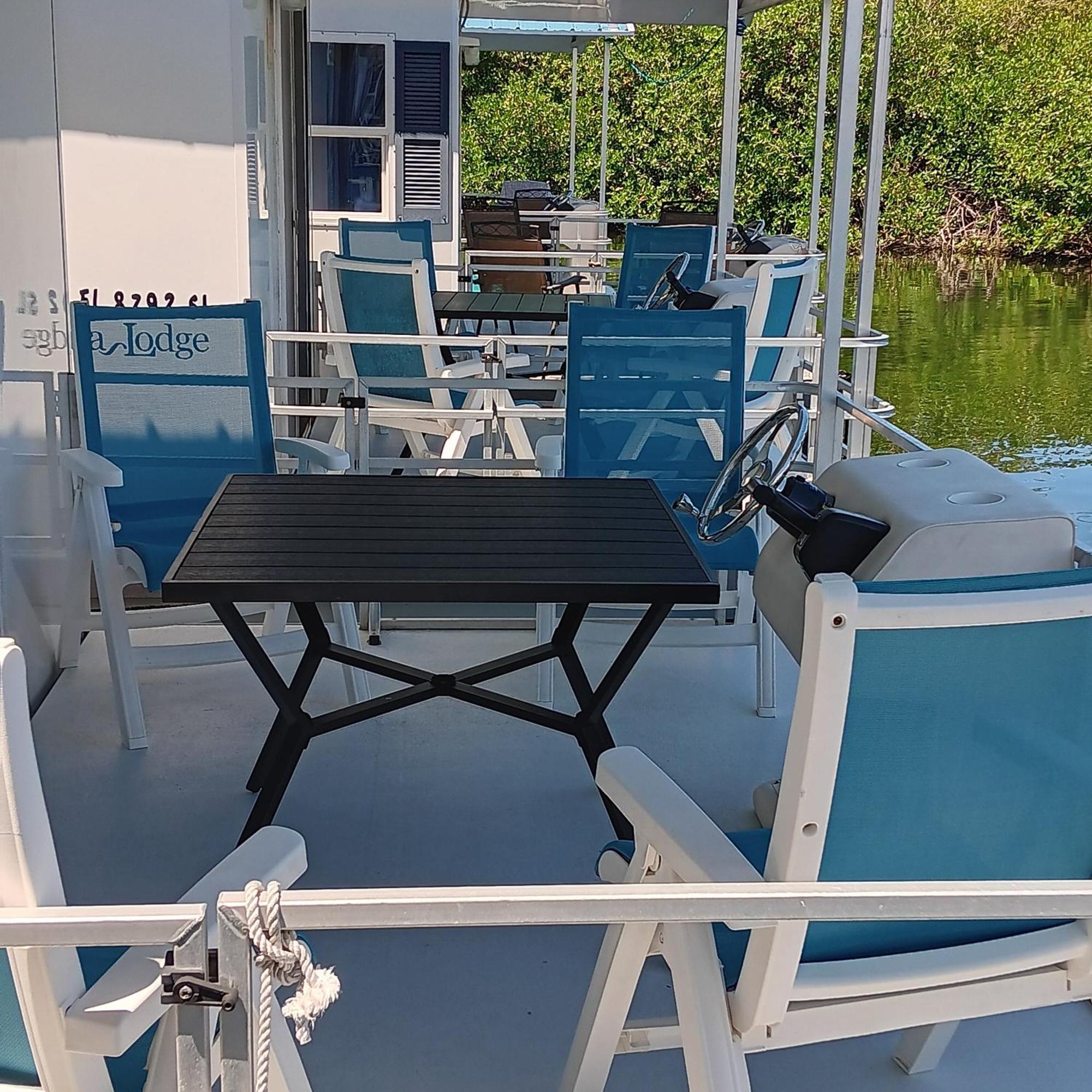 Aqua Lodges At Hurricane Hole Marina 스톡 아일랜드 외부 사진